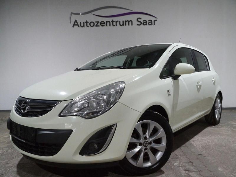 Weiß Gebraucht 2013 Opel Corsa Active Kleinwagen | 3.999 € (Guter Preis) - Bild 1/4