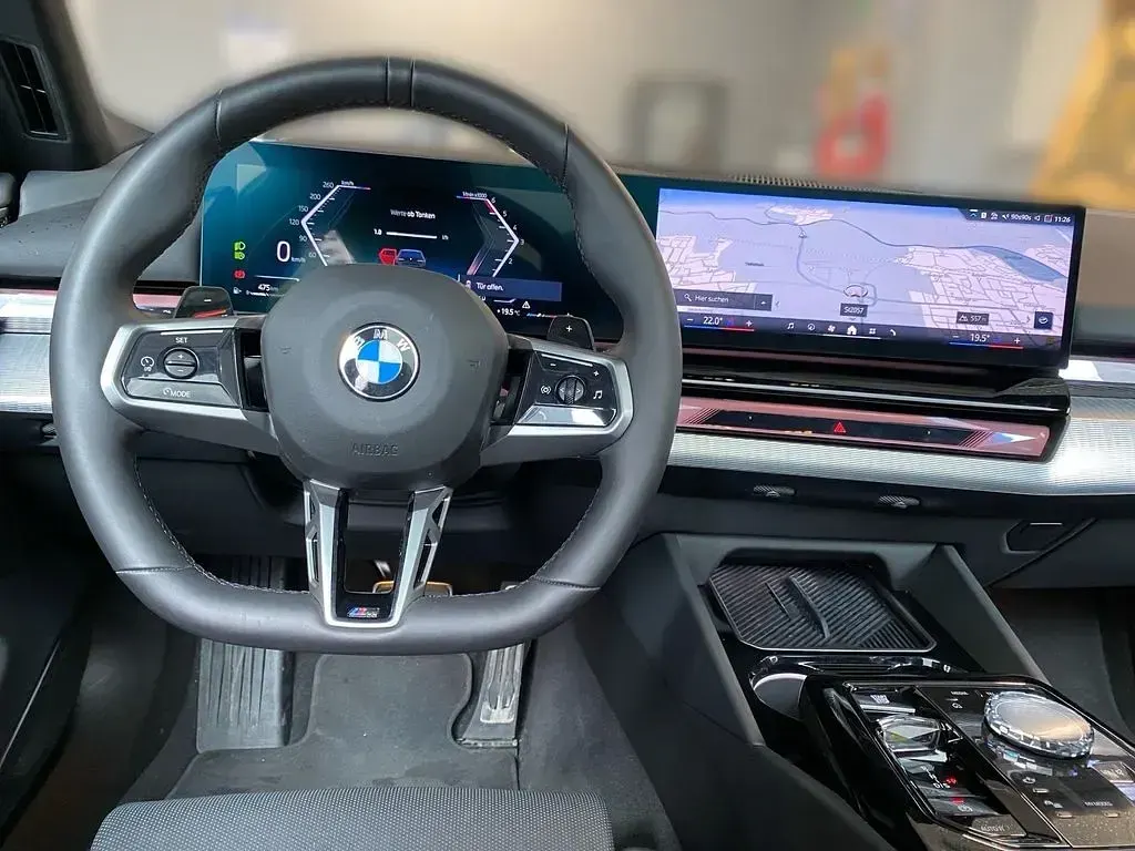 Gebraucht BMW 540 Performance 303 PS (222 kW) 2026 Grau Kombi