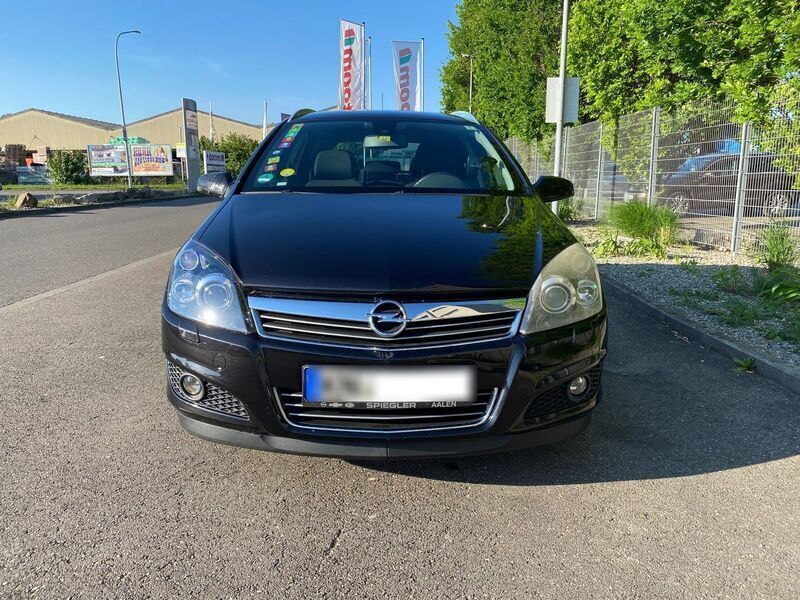 Gebraucht Opel Astra Edition 116 PS (85 kW) 2009 Schwarz Kombi