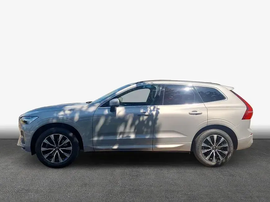 Gebraucht Volvo XC60 Core 197 PS (144 kW) 2023 Silber SUV
