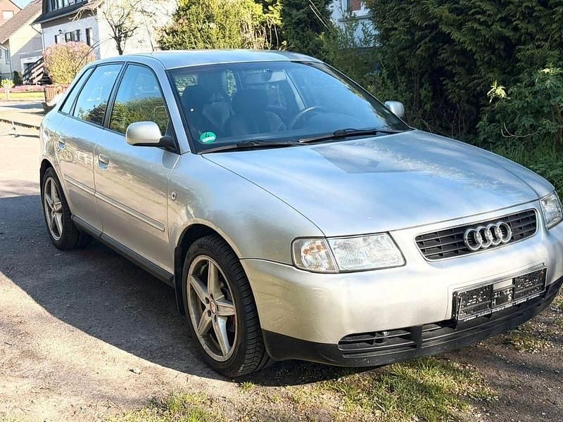 Usata Audi A3 Ambiente 101 CV (74 kW) 2000 Argento Utilitaria