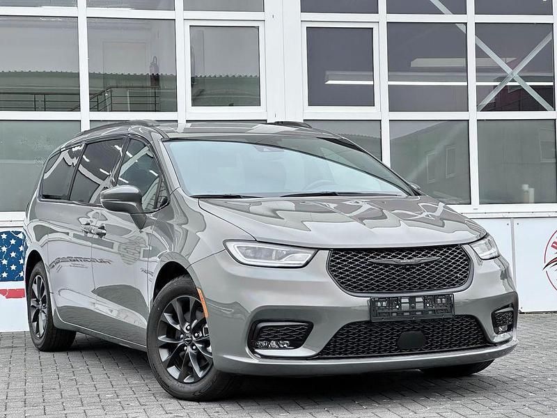 Second-hand Chrysler Pacifica 291 CP (214 kW) 2021 Gri Van