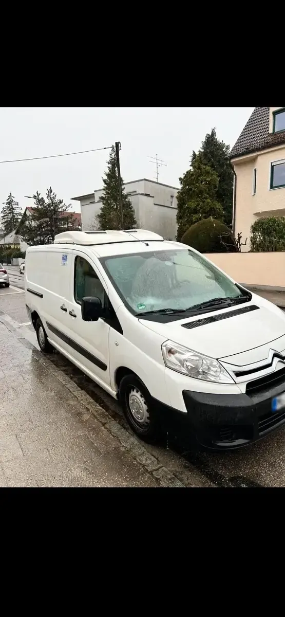 Käytetty Citroën Jumpy 130 HP (95 kW) 2014 Musta Tila-auto