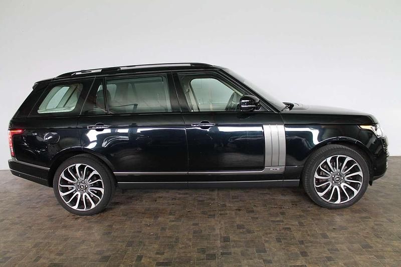 Cosmic schwarz Gebraucht 2017 Land Rover Range Rover Autobiography SUV | 47.990 € (Fairer Preis) - Bild 1/4