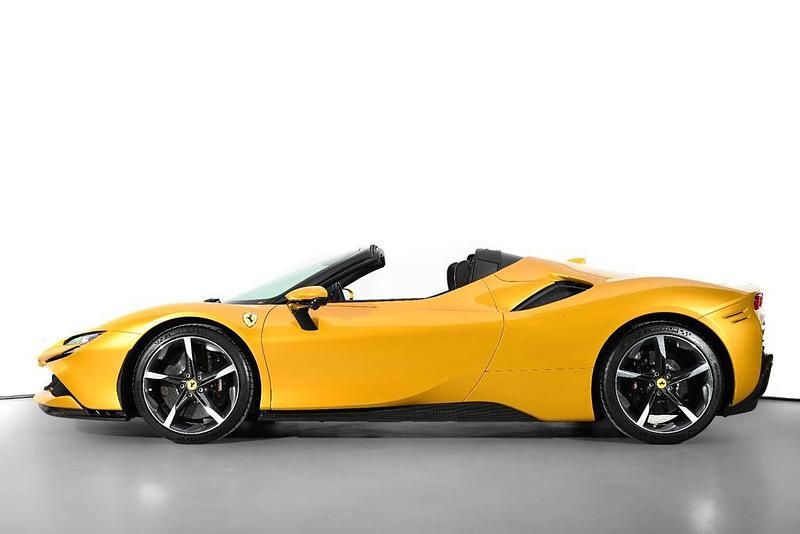 Second-hand Ferrari SF90 2021 Galben Cabrio