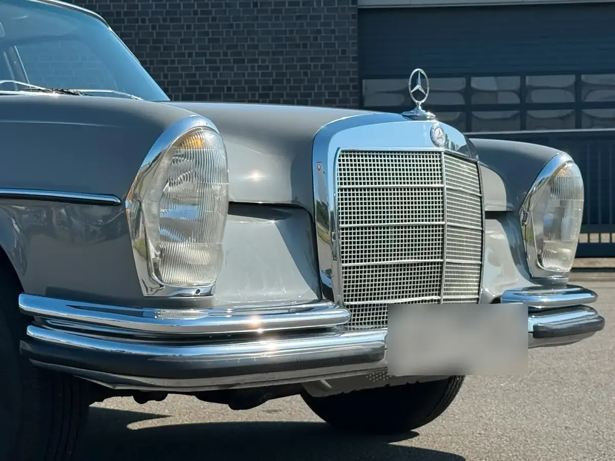 Gebraucht Mercedes 250 130 PS (95 kW) 1967 Grau Limousine
