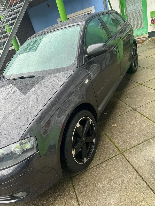 Gebraucht Audi A3 125 PS (91 kW) 2009 Grau Limousine