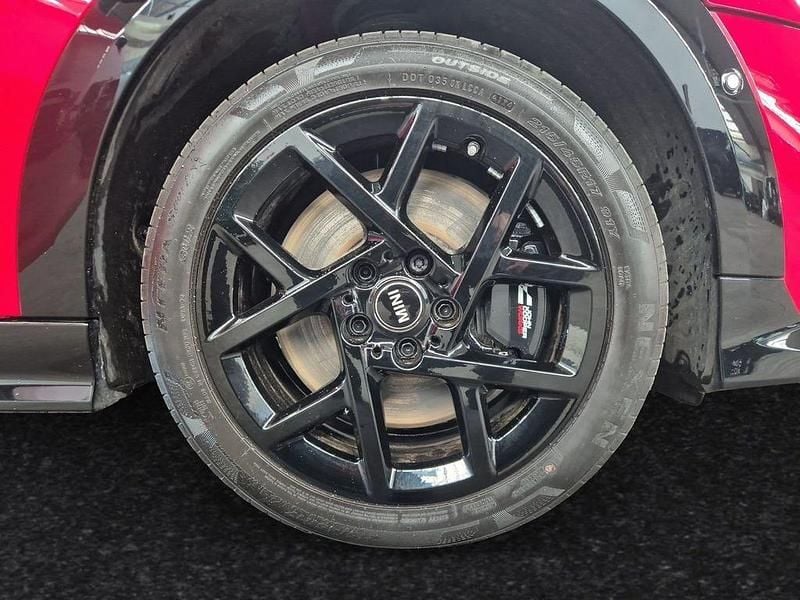 Gebraucht Mini Cooper 114 kW (156 PS) 2025 Chili red Kleinwagen