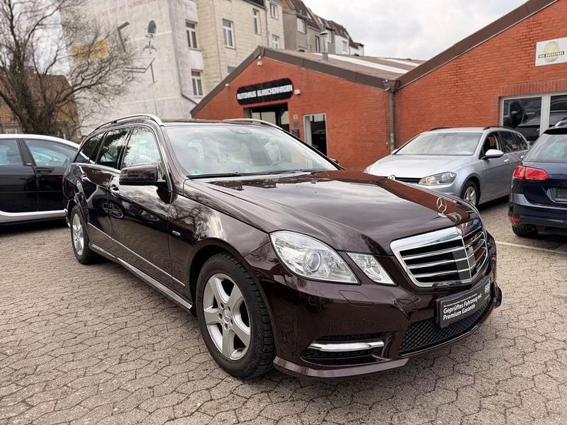Gebraucht Mercedes E350 AMG line 306 PS (225 kW) 2011 Braun Kombi