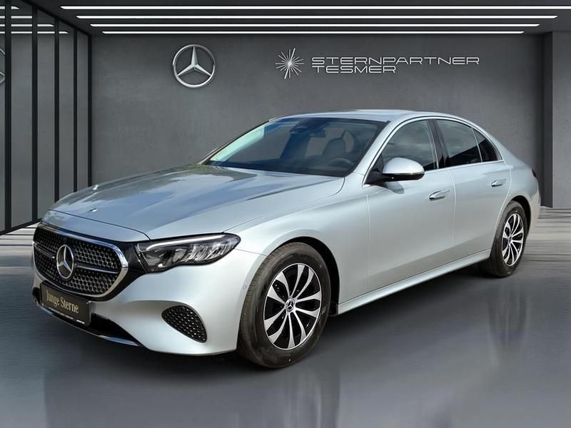 Silber Gebraucht 2024 Mercedes E220 Avantgarde Limousine | 48.100 € (Superpreis) - Bild 1/2