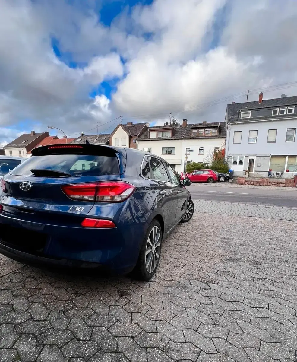Gebraucht Hyundai i30 136 PS (100 kW) 2017 Limousine