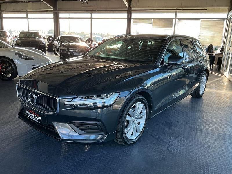 Gebraucht Volvo V60 Momentum 150 PS (110 kW) 2019 Grau Kombi