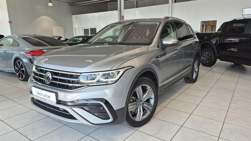 Pyrit silber (metallic) Gebraucht 2022 VW Tiguan Allspace Elegance SUV | 29.990 € (Guter Preis) - Bild 1/4