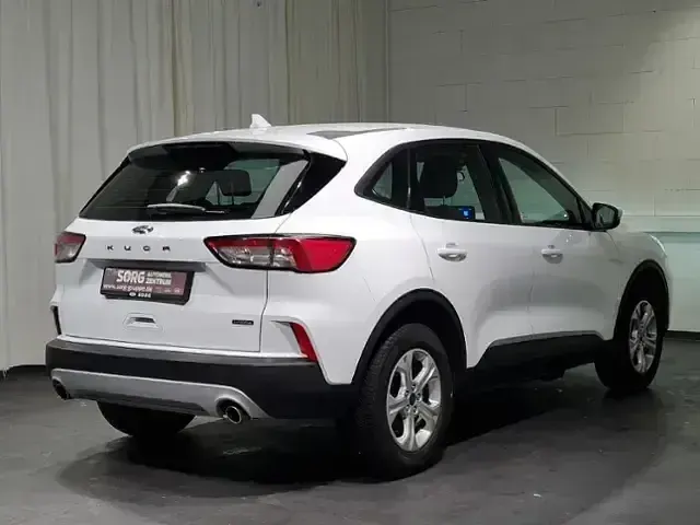 Usado Ford Kuga Cool & Connect 224 CV (164 kW) 2022 Blanco SUV