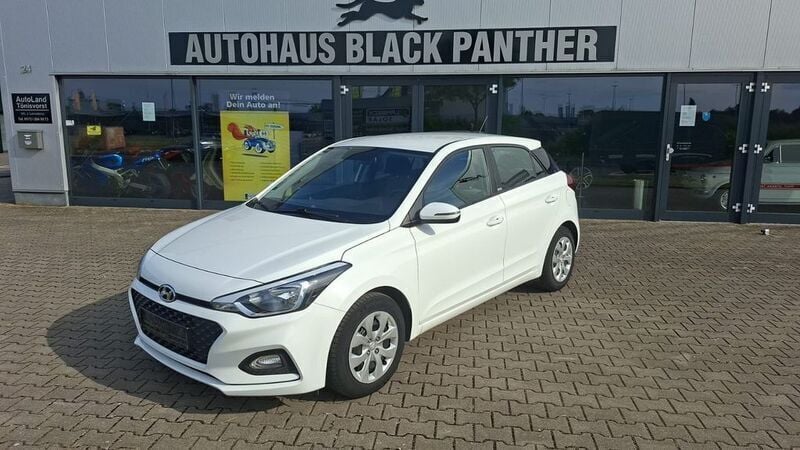 Weiß Gebraucht 2020 Hyundai i20 Select Limousine | 9.999 € (Superpreis) - Bild 1/4