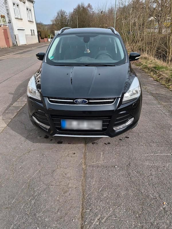 Gebraucht Ford Kuga 150 PS (110 kW) 2015 Schwarz SUV