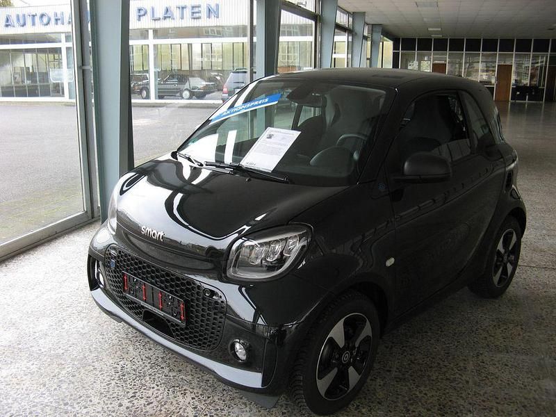 Schwarz Gebraucht 2024 Smart ForTwo Electric Drive Exclusive | 13.999 € (Superpreis) - Bild 1/4