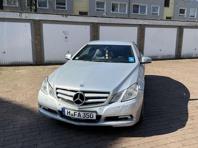 Gebraucht Mercedes E250 204 PS (150 kW) 2012 Grau Coupé