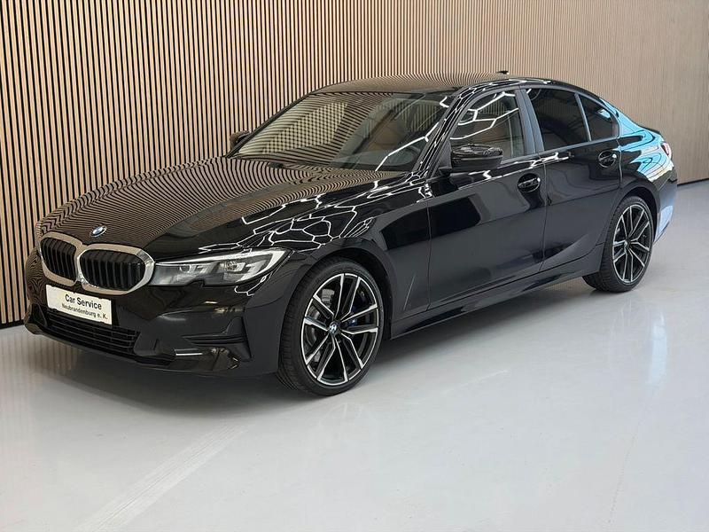 Gebraucht BMW 330 Advantage 286 PS (210 kW) 2022 Schwarz Limousine