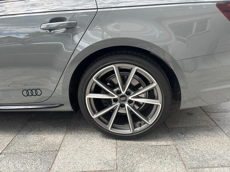Gebraucht Audi A4 S-Line 190 PS (139 kW) 2018 Grau Kombi