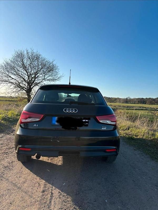 Second-hand Audi A1 90 CP (66 kW) 2015 Negru Hatchback