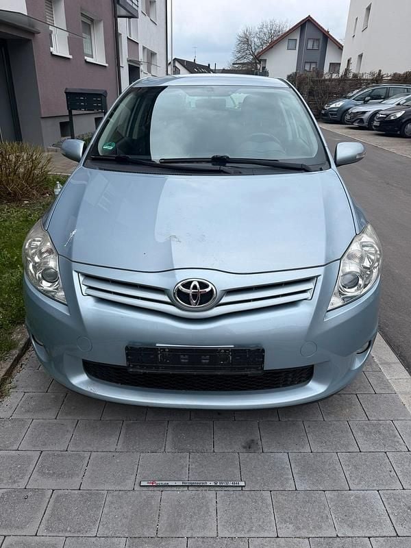 Gebraucht Toyota Auris 132 PS (97 kW) 2010 Blau Kleinwagen
