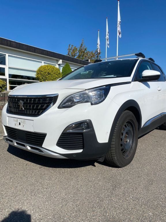 Weiß Gebraucht 2020 Peugeot 3008 Allure SUV | 13.500 € (Superpreis) - Bild 1/4