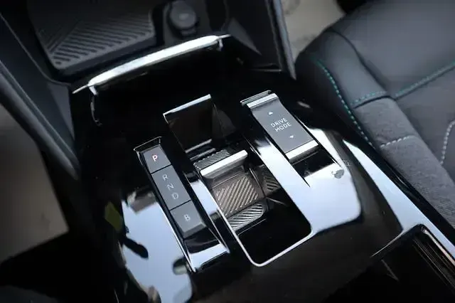 Gebraucht Citroën e-C4 100 kW (136 PS) 2022 Grau Limousine