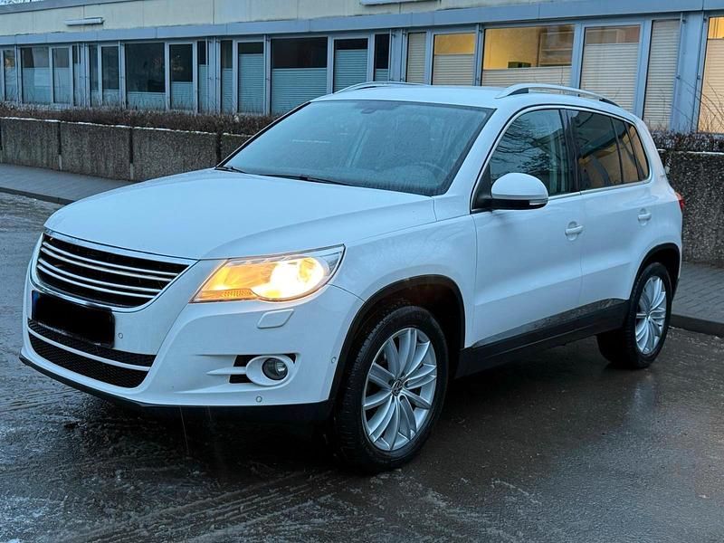Weiß Gebraucht 2011 VW Tiguan Team SUV | 6.000 € (Guter Preis) - Bild 1/4