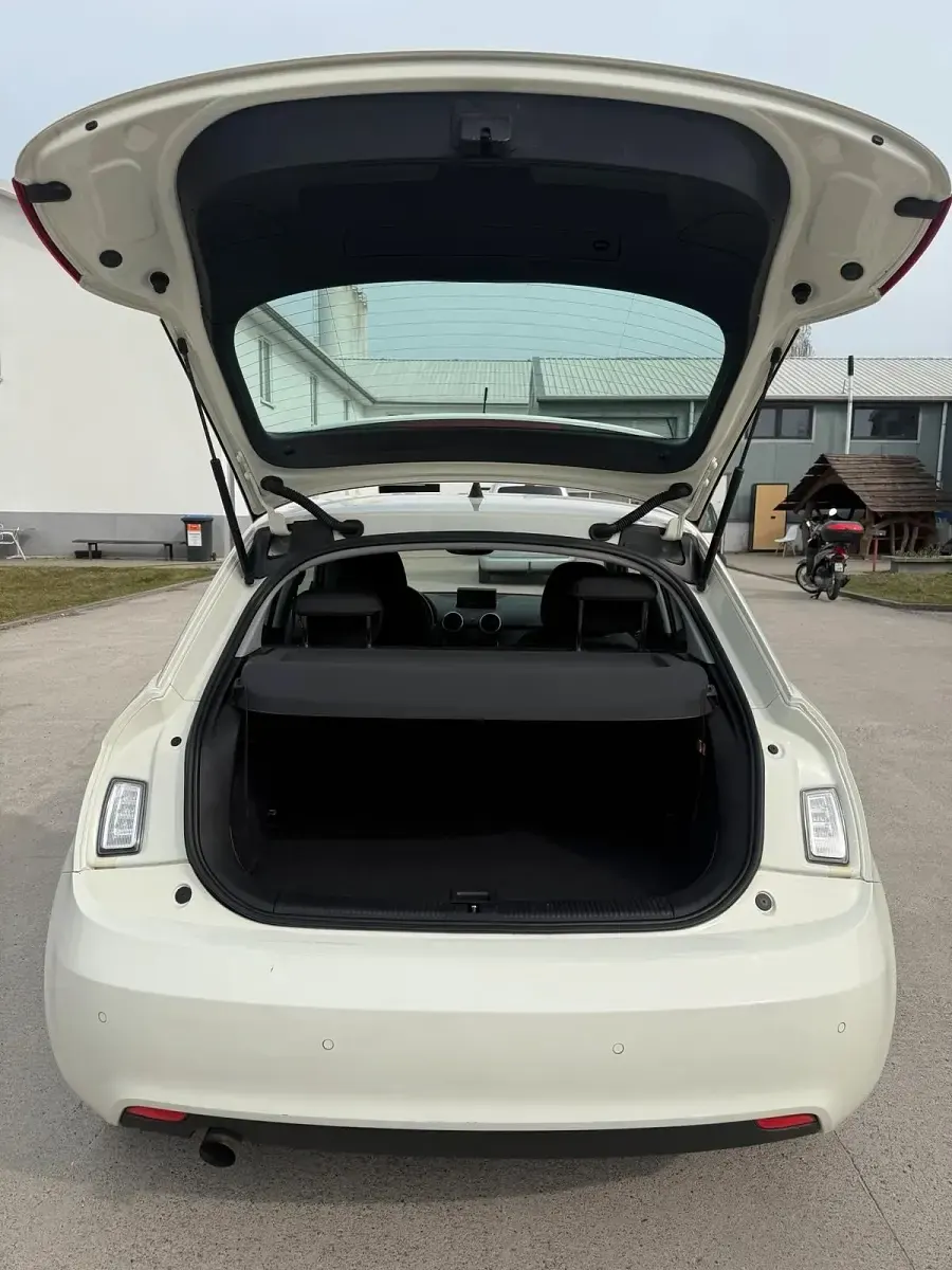 Gebraucht Audi A1 90 PS (66 kW) 2014 Weiß Kleinwagen