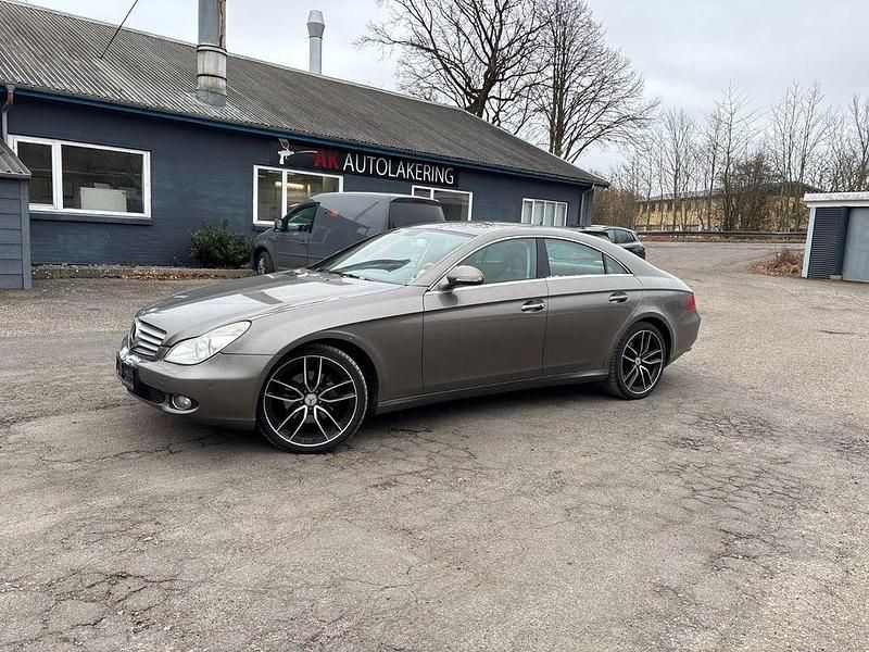 Gebraucht Mercedes CLS320 224 PS (164 kW) 2007 Grau Limousine