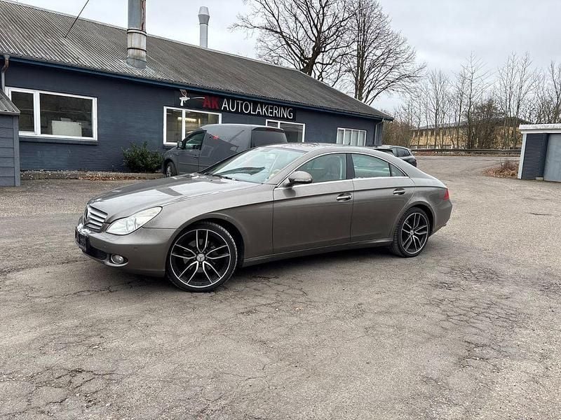 Grau Gebraucht 2007 Mercedes CLS320 Limousine | 4.900 € (Guter Preis) - Bild 1/4