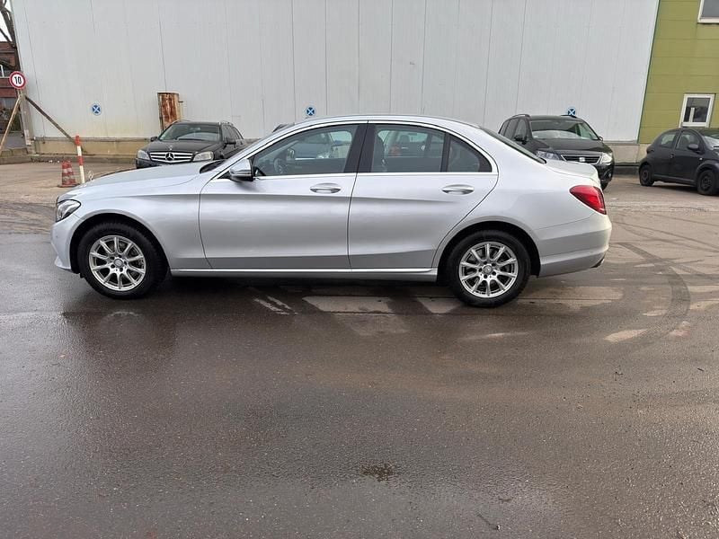 Second-hand Mercedes C200 184 CP (135 kW) 2017 Argintiu Berlinǎ