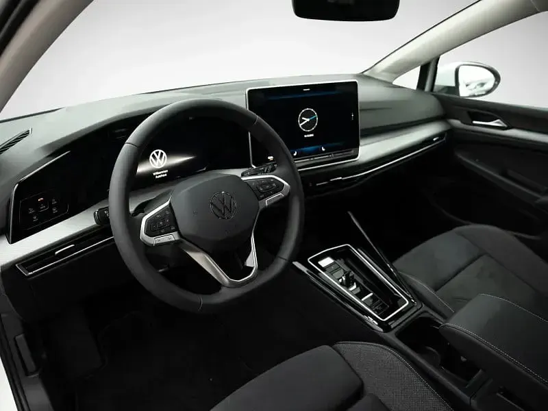 Gebraucht VW Golf VIII Style 150 PS (110 kW) 2025 Weiß Limousine