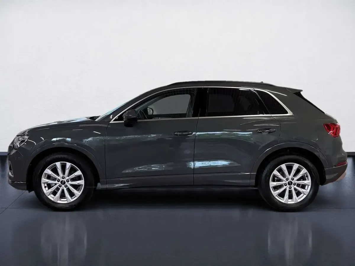 Gebraucht Audi Q3 Advanced 150 PS (110 kW) 2025 Nanograu metallic SUV