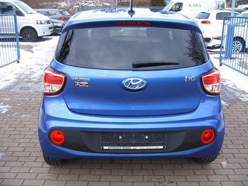 Gebraucht Hyundai i10 Passion Plus 67 PS (49 kW) 2018 Blau Kleinwagen