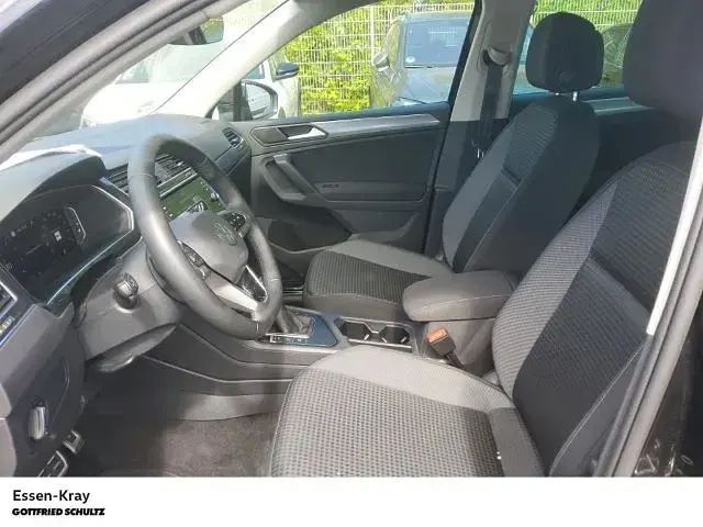 Gebraucht VW Tiguan Active 150 PS (110 kW) 2022 Schwarz SUV