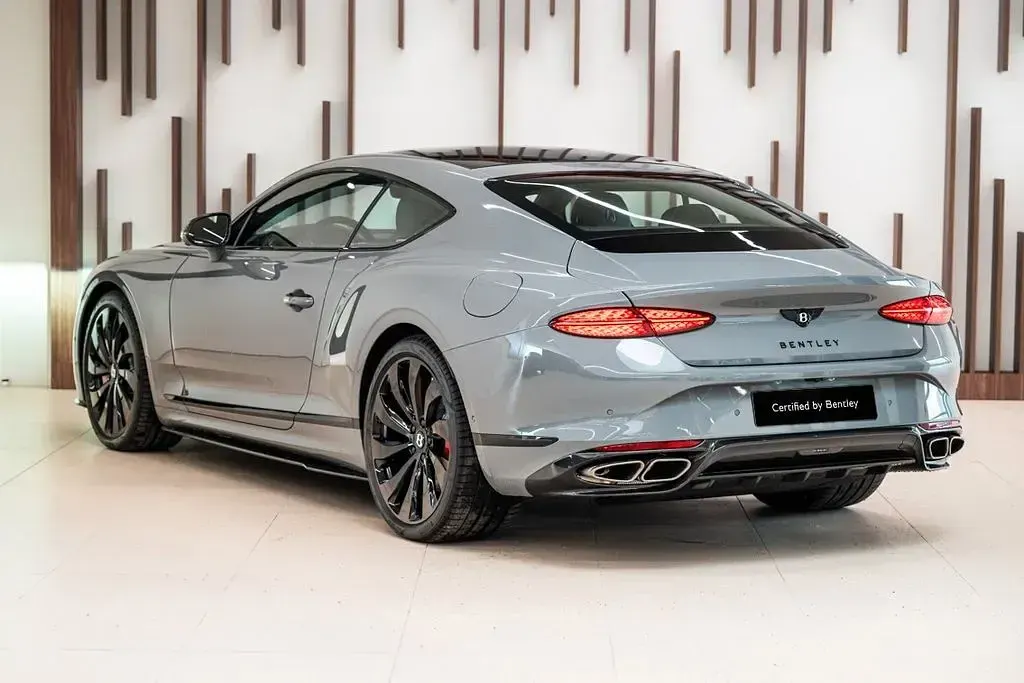 Gebraucht Bentley Continental 680 PS (500 kW) 2026 Grau