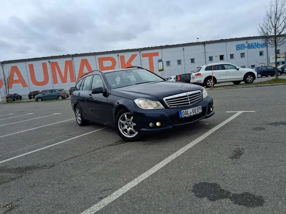 Gebraucht Mercedes 180 116 PS (85 kW) 2013 Limousine