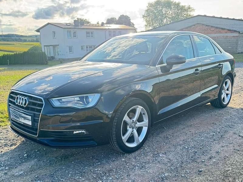 Schwarz Gebraucht 2013 Audi A3 Ambition Limousine | 12.900 € (Fairer Preis) - Bild 1/4