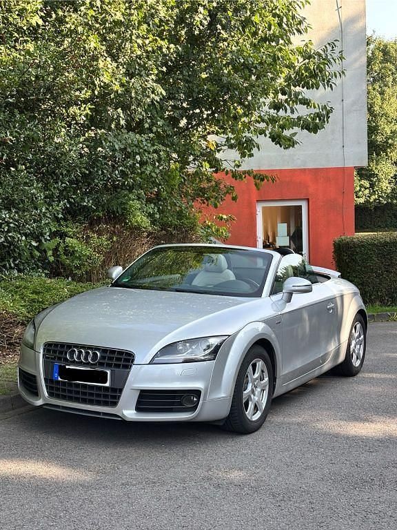 Silber Gebraucht 2009 Audi TT Roadster S-Line Cabrio | 8.990 € (Guter Preis) - Bild 1/4