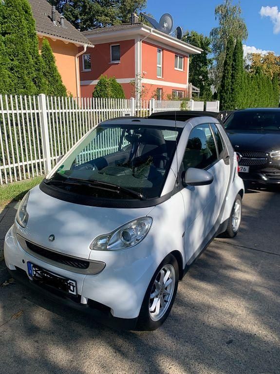 Weiß Gebraucht 2009 Smart ForTwo Cabrio Passion Cabrio | 4.700 € (Fairer Preis) - Bild 1/4