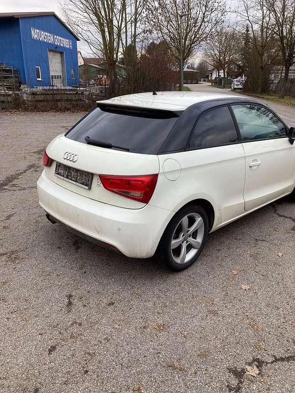 Gebraucht Audi A1 S-Line 122 PS (89 kW) 2011 Amalfiweiss Kleinwagen