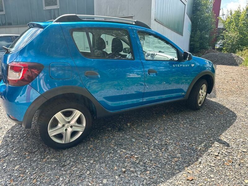 Blau Gebraucht 2016 Dacia Sandero Kleinwagen | 6.800 € (Fairer Preis) - Bild 1/4