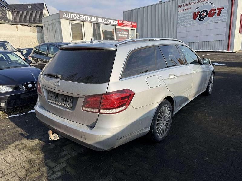 Gebraucht Mercedes E250 204 PS (150 kW) 2014 Grau Kombi