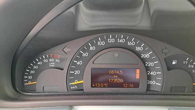 Gebraucht Mercedes C320 218 PS (160 kW) 2002 Silber Limousine