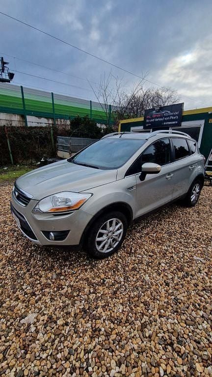 Gebraucht Ford Kuga Trend 140 PS (102 kW) 2010 Gold SUV