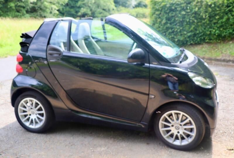 Schwarz Gebraucht 2012 Smart ForTwo Cabrio Cabrio | 4.300 € (Guter Preis) - Bild 1/4