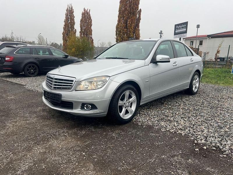 Silber Gebraucht 2009 Mercedes C180 Elegance Limousine | 6.590 € (Superpreis) - Bild 1/4