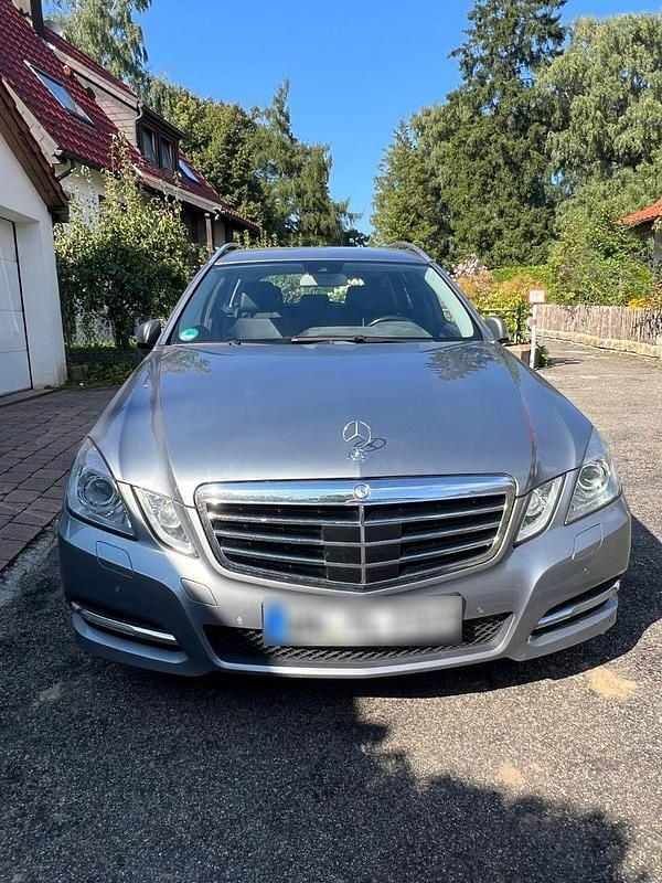 Gebraucht Mercedes E350 265 PS (194 kW) 2011 Grau Kombi